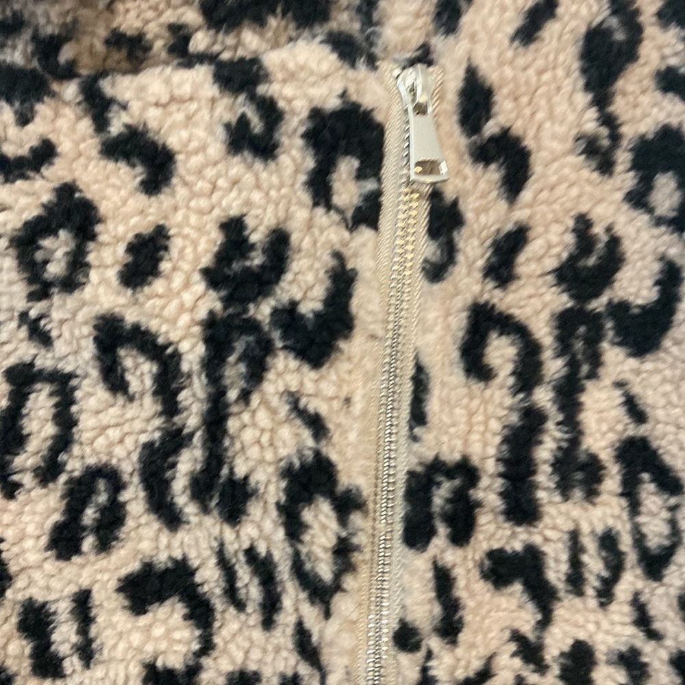 Pretty Little Thing Leopard Print Oversized, Bike… - image 4